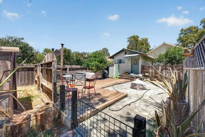 1228 West Street, Hollister, California 95023