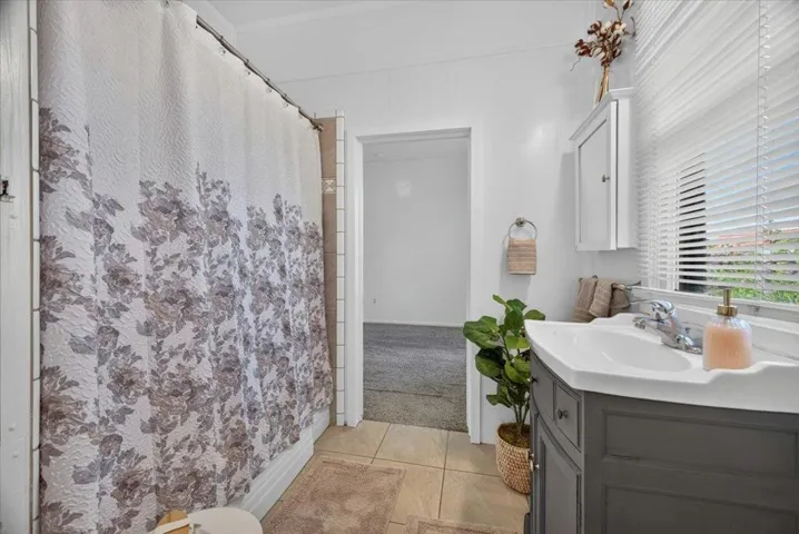 1228 West Street, Hollister, California 95023