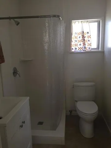 1228 West Street, Hollister, California 95023