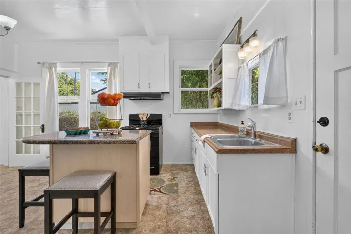 1228 West Street, Hollister, California 95023