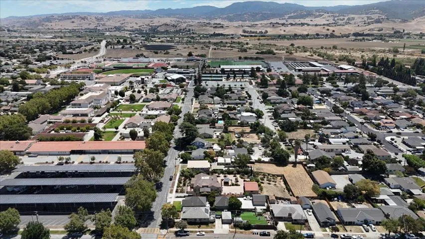 1228 West Street, Hollister, California 95023