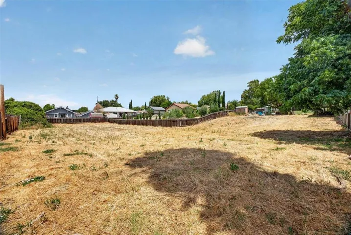 1228 West Street, Hollister, California 95023