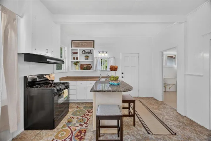 1228 West Street, Hollister, California 95023