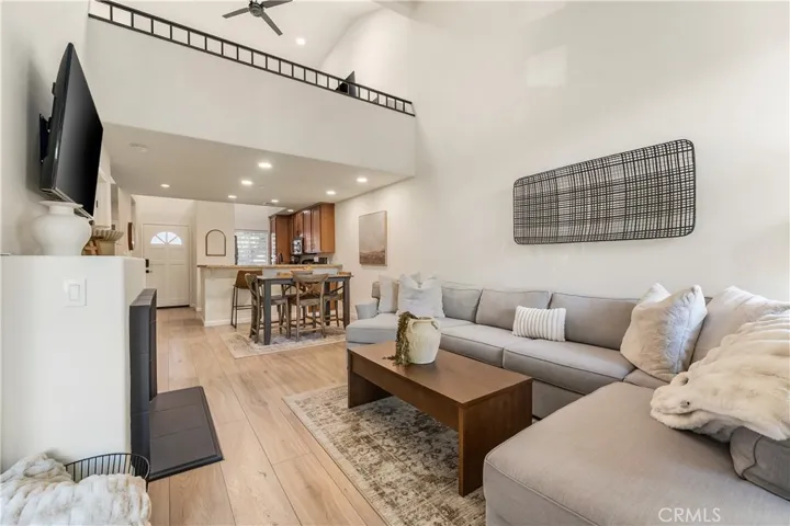 2960 Champion 710, Tustin, California 92782
