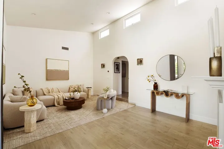 8455 Fountain Avenue 504, West Hollywood, California 90069