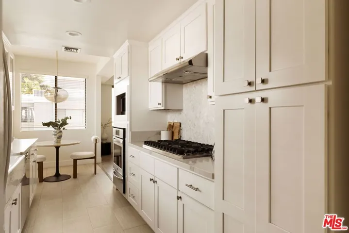 8455 Fountain Avenue 504, West Hollywood, California 90069