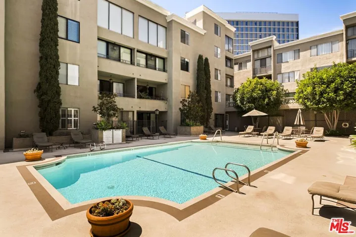 8455 Fountain Avenue 504, West Hollywood, California 90069