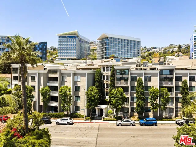 8455 Fountain Avenue 504, West Hollywood, California 90069