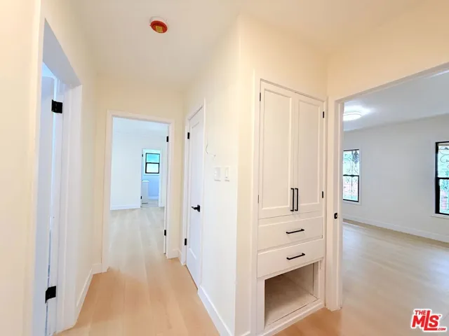 6132 Whitsett Avenue, Los Angeles, California 91606