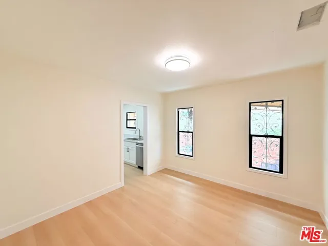 6132 Whitsett Avenue, Los Angeles, California 91606