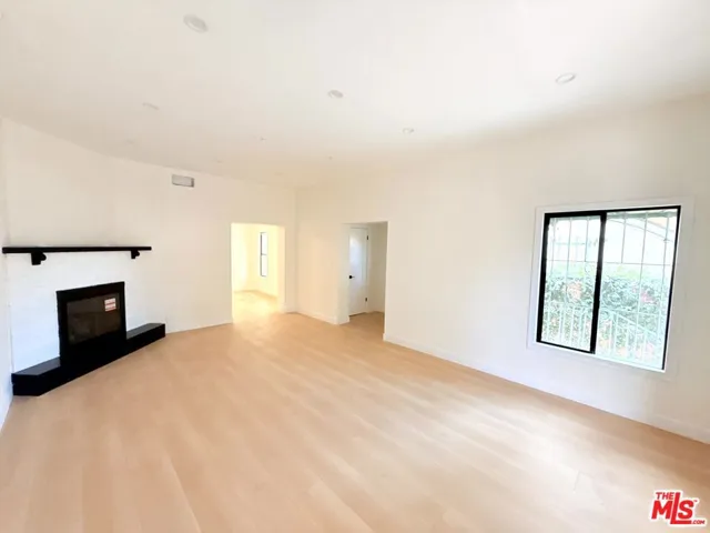 6132 Whitsett Avenue, Los Angeles, California 91606