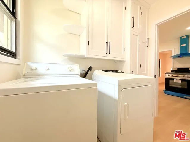 6132 Whitsett Avenue, Los Angeles, California 91606