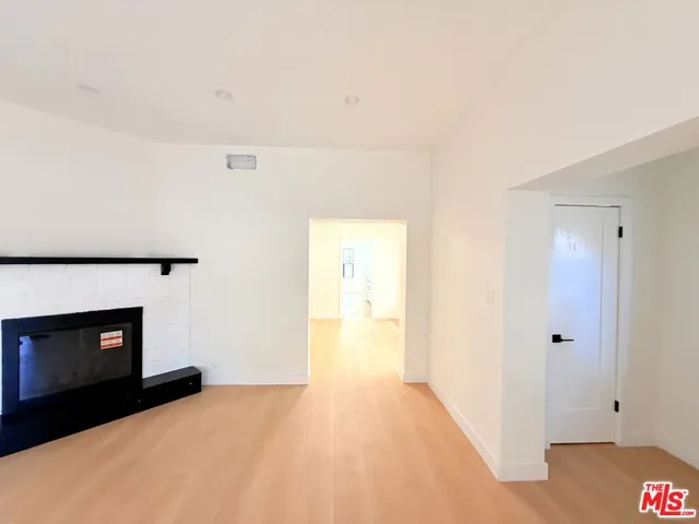 6132 Whitsett Avenue, Los Angeles, California 91606