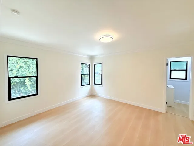 6132 Whitsett Avenue, Los Angeles, California 91606