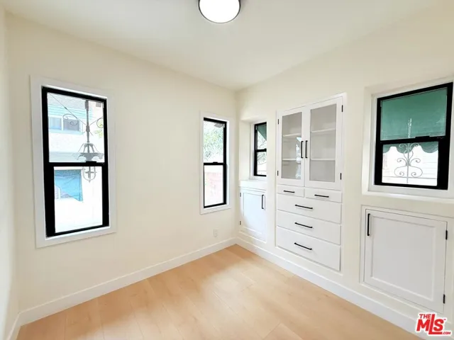 6132 Whitsett Avenue, Los Angeles, California 91606