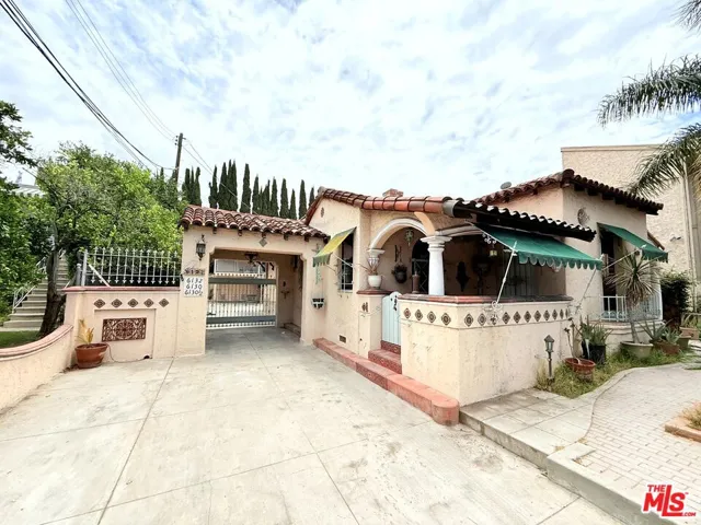 6132 Whitsett Avenue, Los Angeles, California 91606