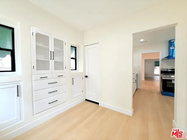 6132 Whitsett Avenue, Los Angeles, California 91606