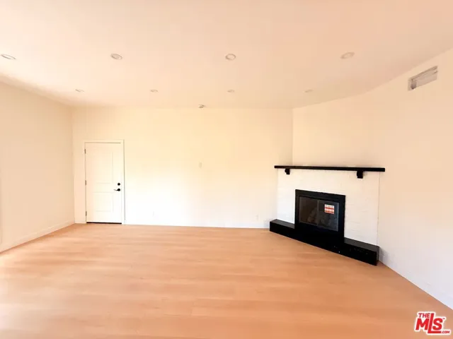 6132 Whitsett Avenue, Los Angeles, California 91606