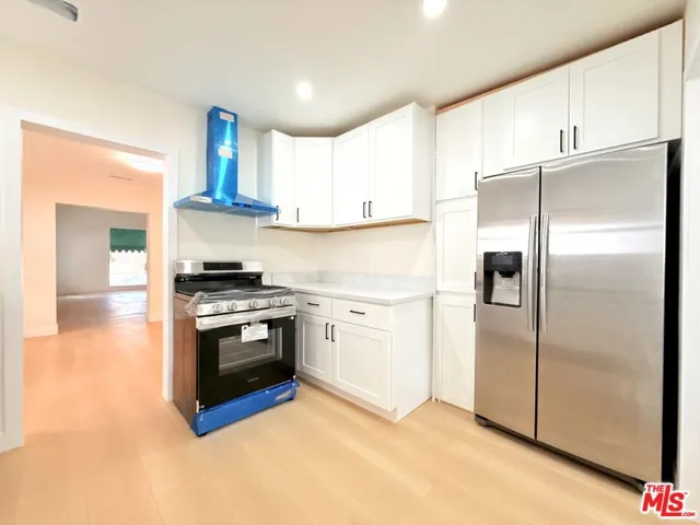 6132 Whitsett Avenue, Los Angeles, California 91606