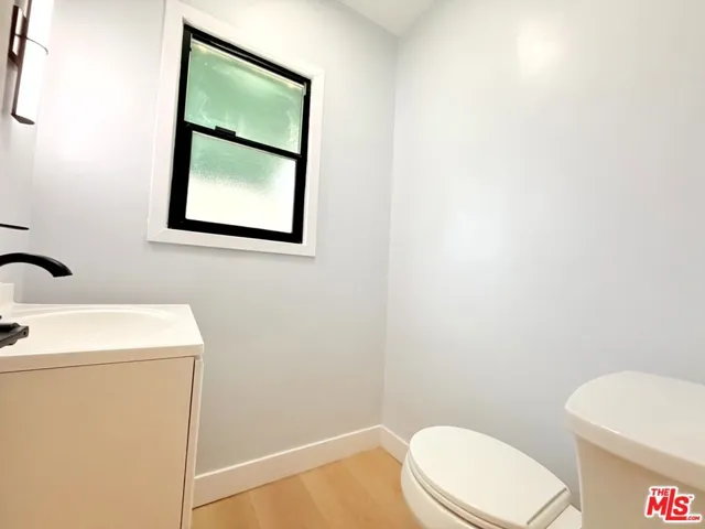 6132 Whitsett Avenue, Los Angeles, California 91606