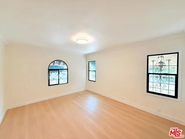 6132 Whitsett Avenue, Los Angeles, California 91606