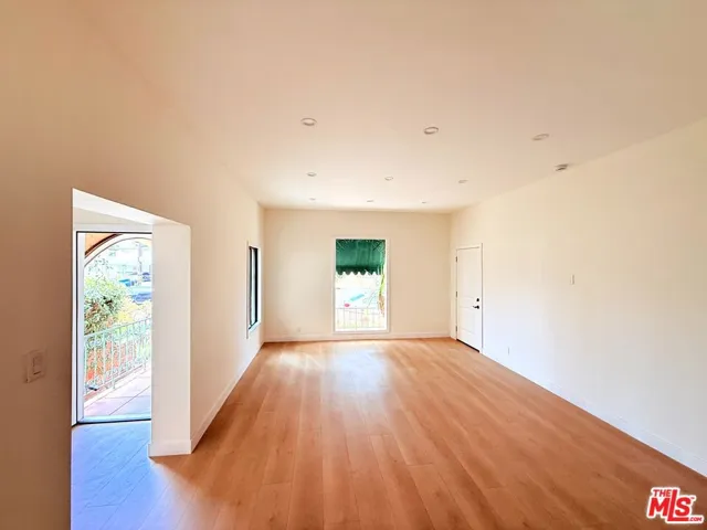 6132 Whitsett Avenue, Los Angeles, California 91606