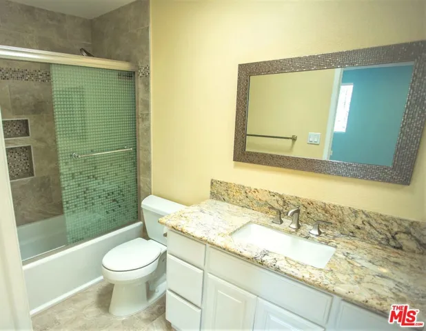 4365 Mclaughlin Avenue 14, Los Angeles, California 90066