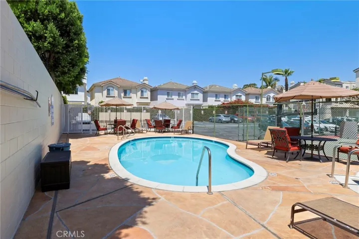 Association pool