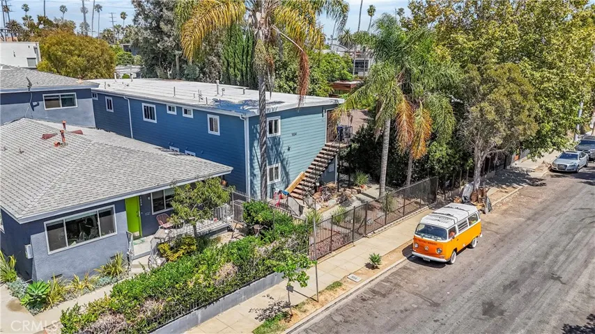 1034 Pleasantview, Venice, California 90291