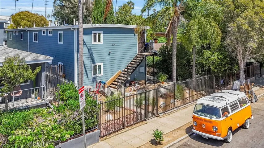 1034 Pleasantview, Venice, California 90291