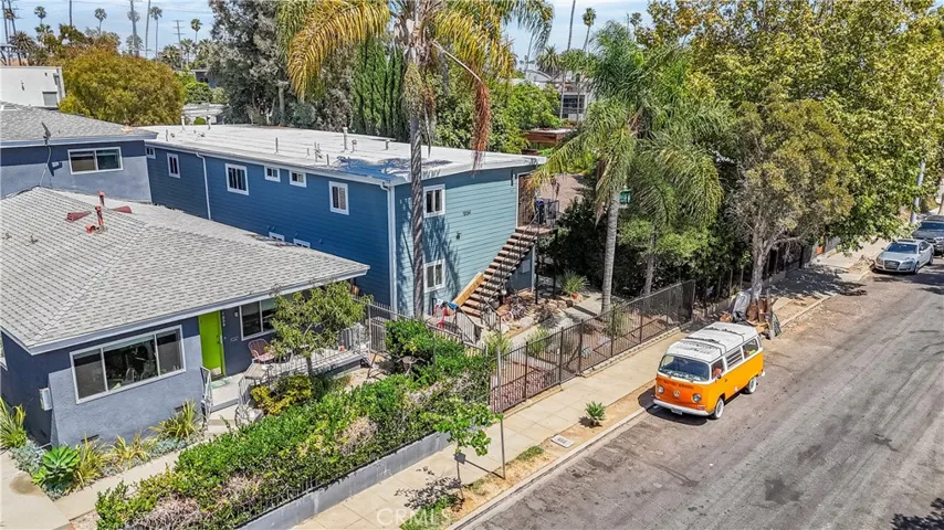 1034 Pleasantview, Venice, California 90291