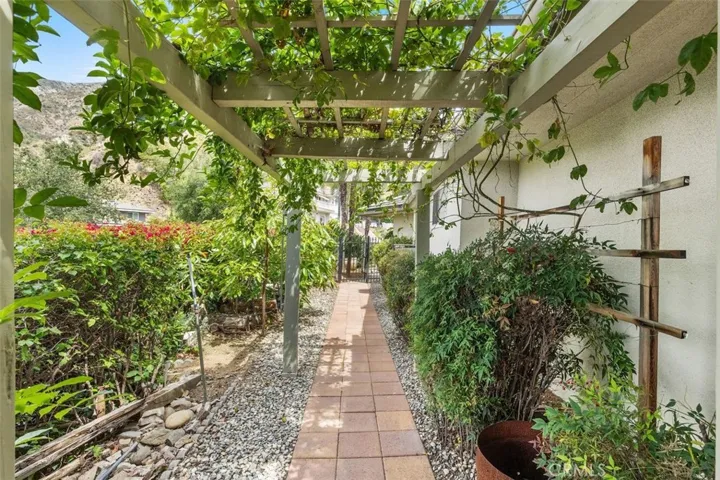 2206 Canyon Road, Arcadia, California 91006