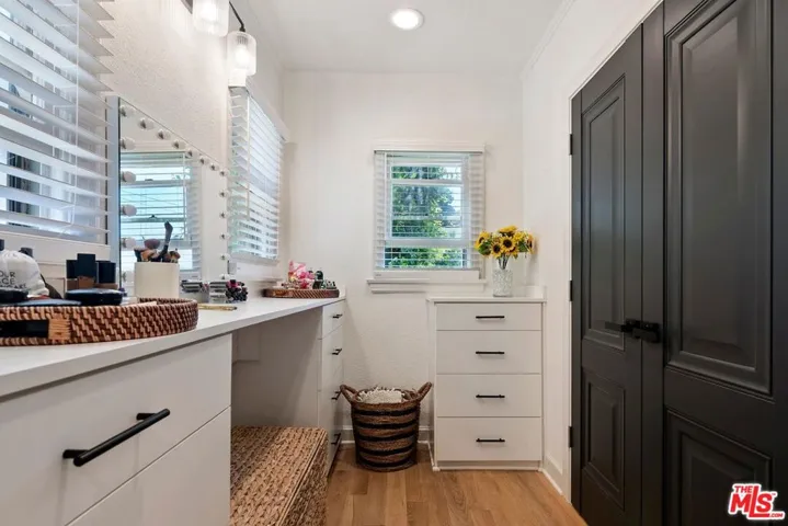 PRIMARY BEDROOM DRESSING AREA