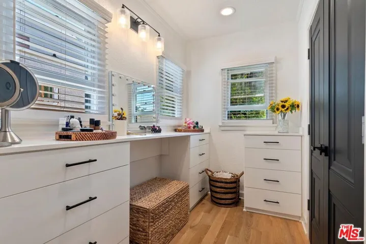 PRIMARY BEDROOM DRESSING AREA