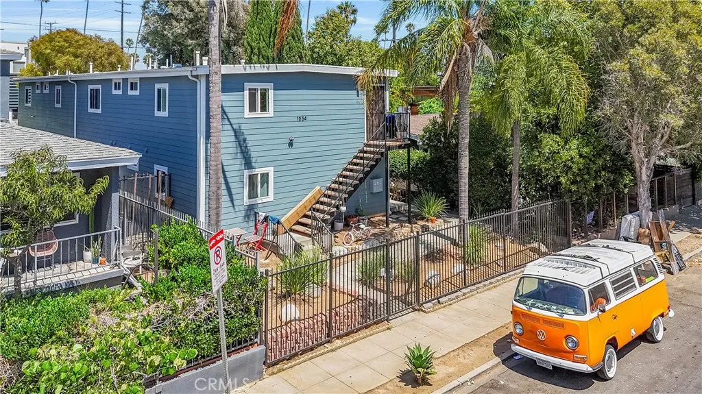 1034 Pleasantview, Venice, California 90291 — photo 4