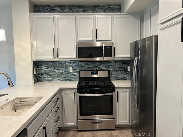 Newer upgraded kitchen