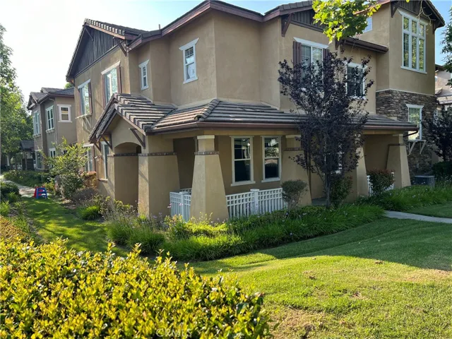 End unit offering much privacy