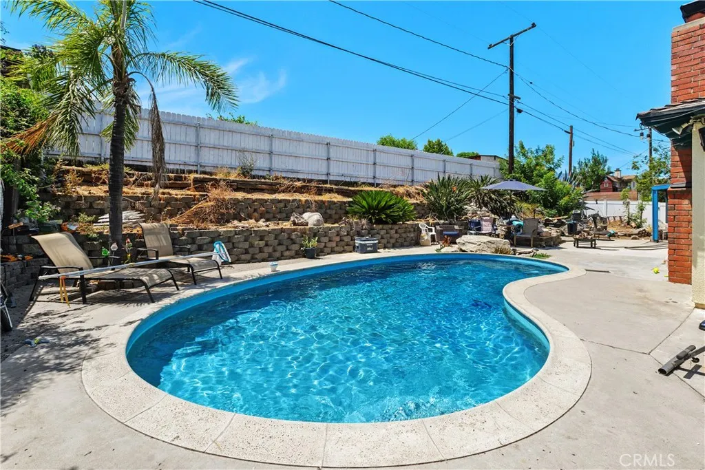 726 W Hacienda, Corona, California 92882 — photo 5