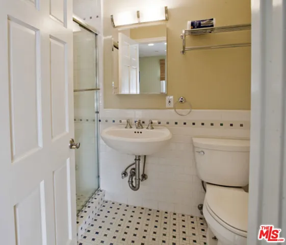 Guest House Bathroom