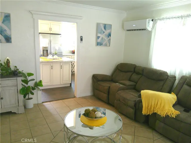 Top Unit Living Room