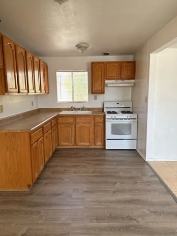 16821 Batson Road, Victorville, California 92395