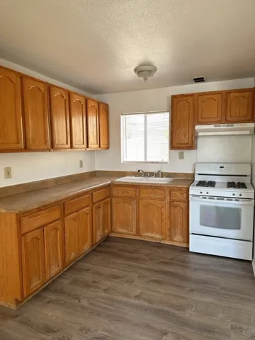 16821 Batson Road, Victorville, California 92395