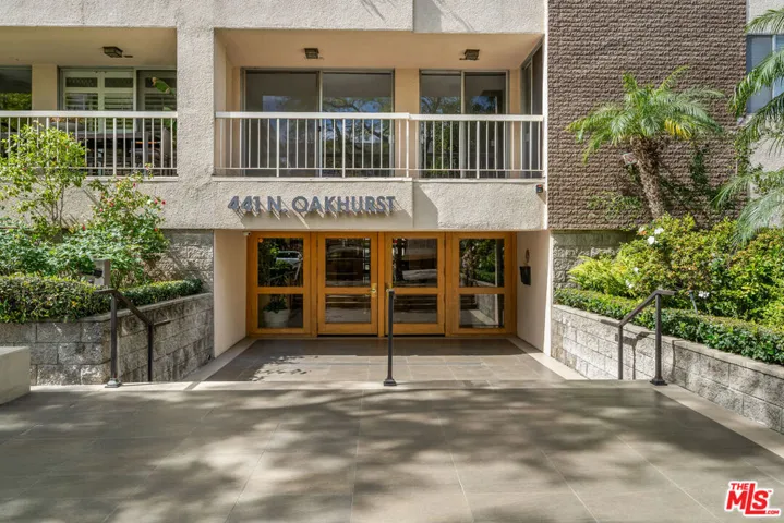 441 N Oakhurst Drive 206, Beverly Hills, California 90210