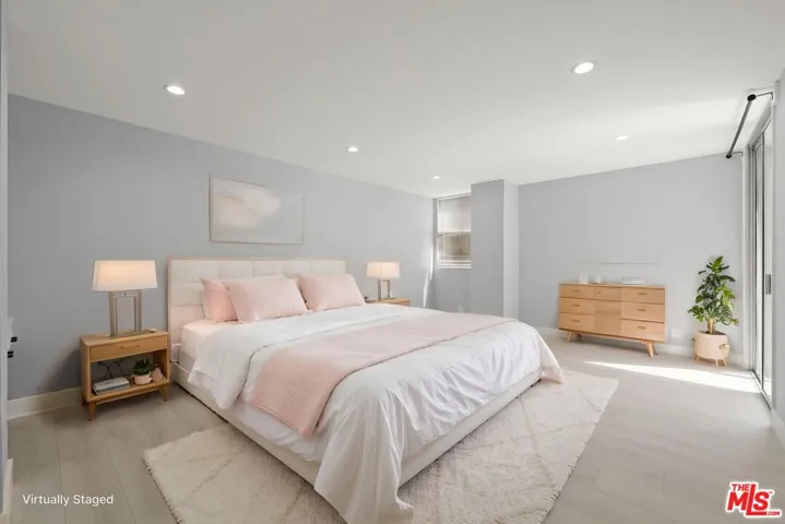 441 N Oakhurst Drive 206, Beverly Hills, California 90210