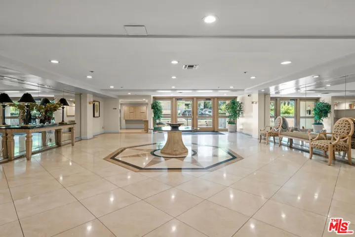 441 N Oakhurst Drive 206, Beverly Hills, California 90210