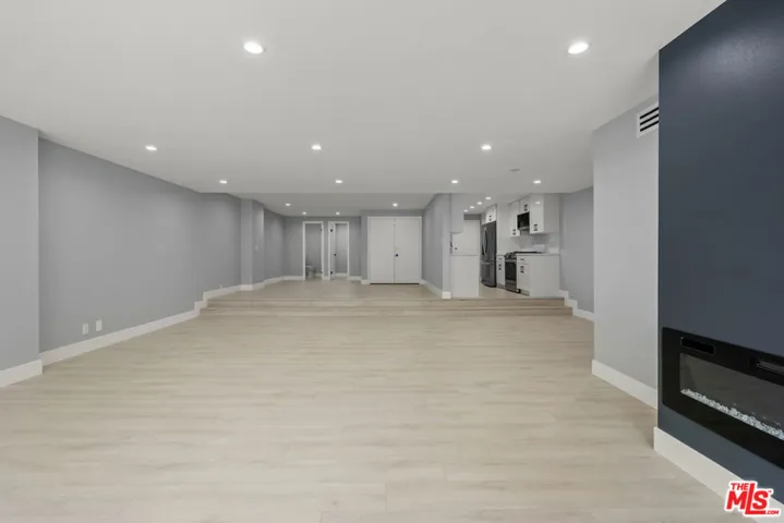 441 N Oakhurst Drive 206, Beverly Hills, California 90210