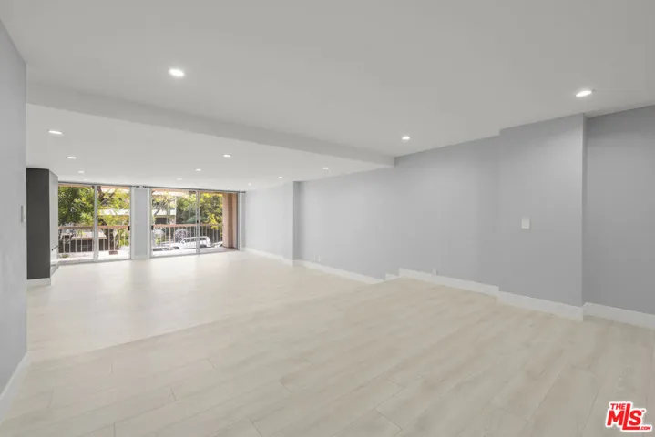 441 N Oakhurst Drive 206, Beverly Hills, California 90210