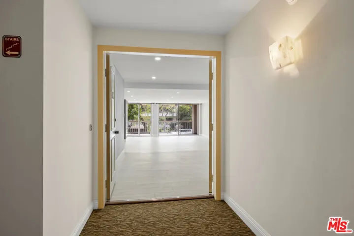 441 N Oakhurst Drive 206, Beverly Hills, California 90210