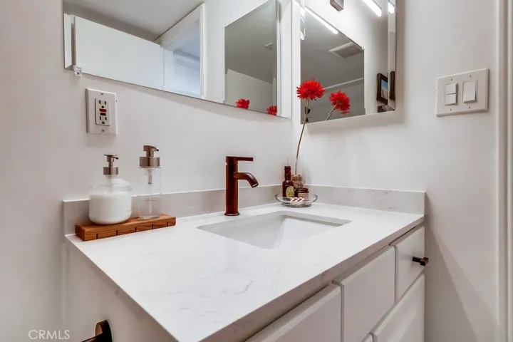 1020 Ocean Park 3, Santa Monica, California 90405