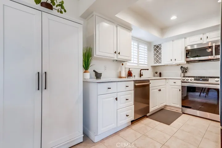 1020 Ocean Park 3, Santa Monica, California 90405